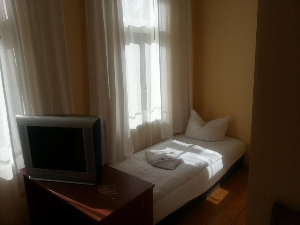 Hotel-Cafe-Burg Stahleck Bacharach Room photo